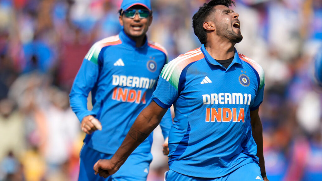 Indian Pacer Limps Off Days Before World Cup Opener